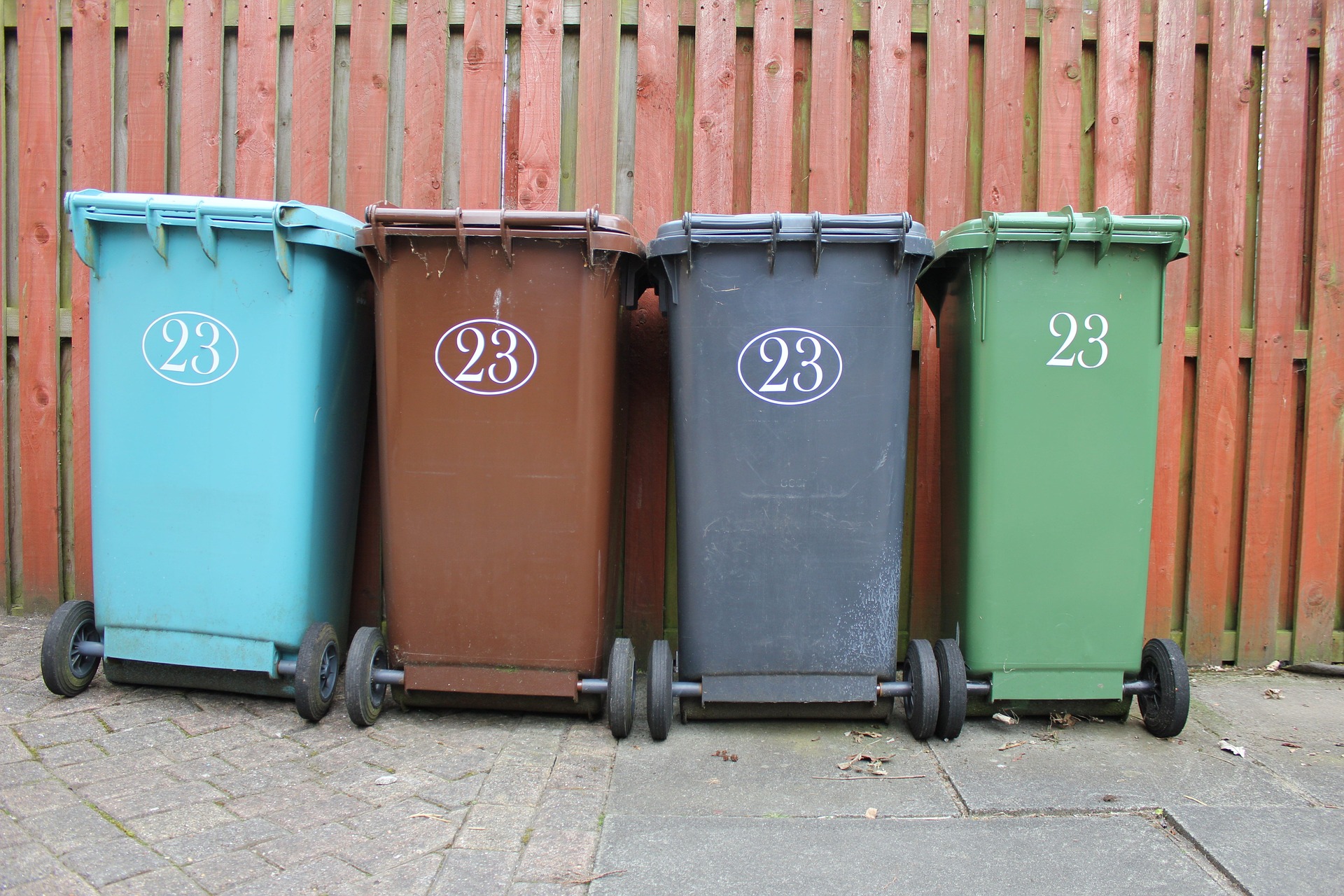 wheelie-bin-2270582_1920.jpg